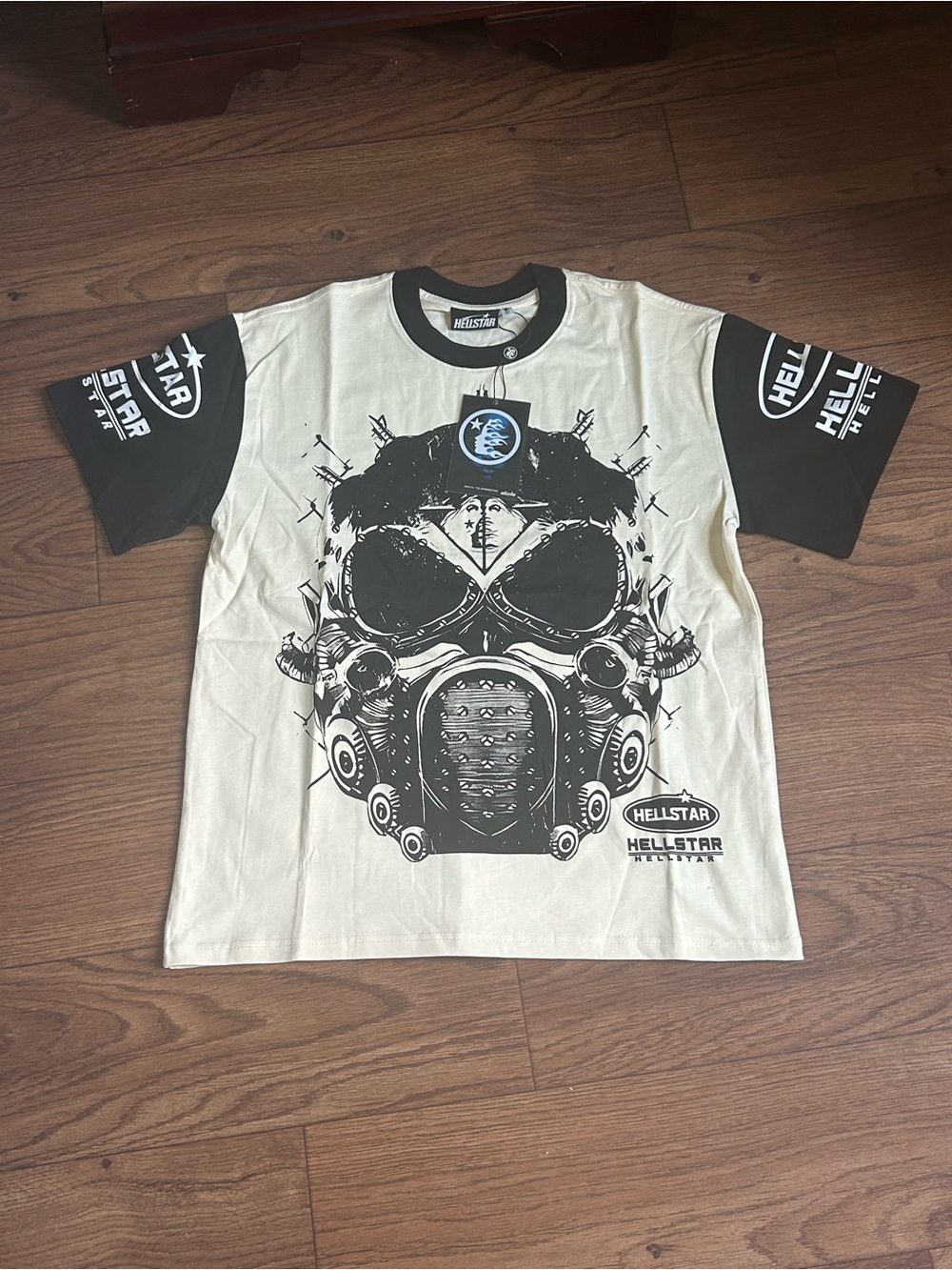 Hellstar Men's Short-Sleeve Graphic Tee in Cream and Black
